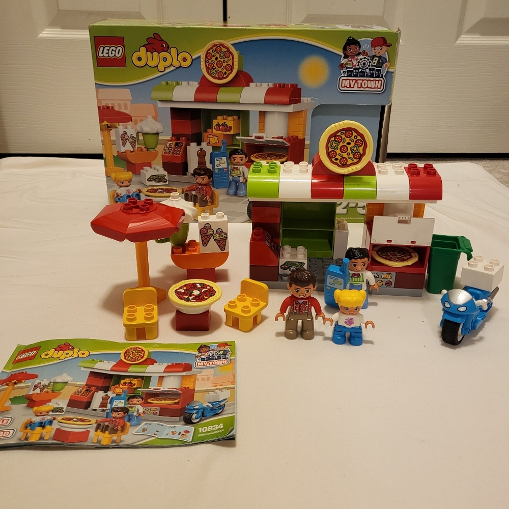 Complete Retired Lego Duplo My Town Pizzeria 10834